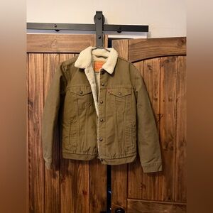 Levi's men’s sherpa lined trucker jacket